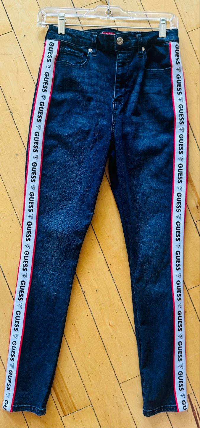 Jeans Guess pour femmes avec bande latérale