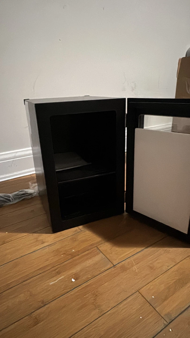 LHRIVER 0.6 Cu. Ft. Mini Fridge