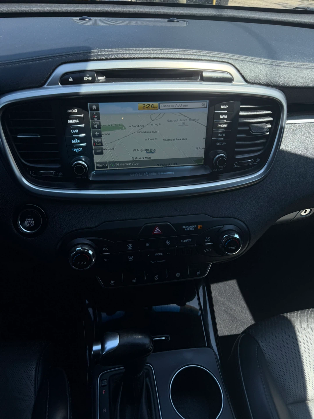 2016 White Kia Sorento SUV - photo 2