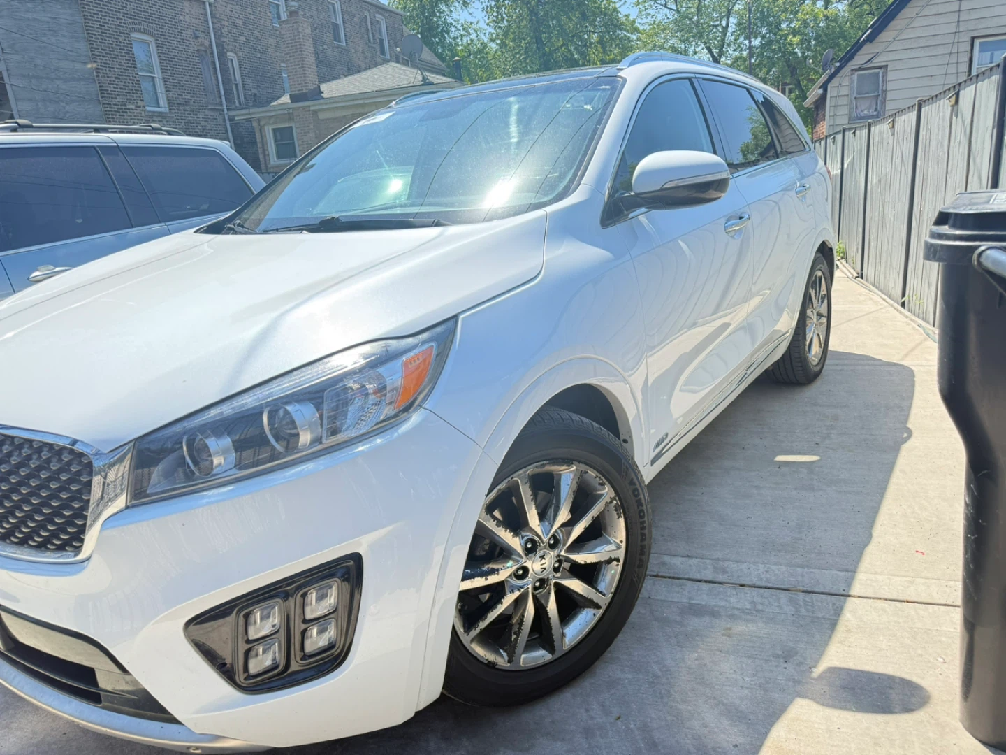 2016 White Kia Sorento SUV