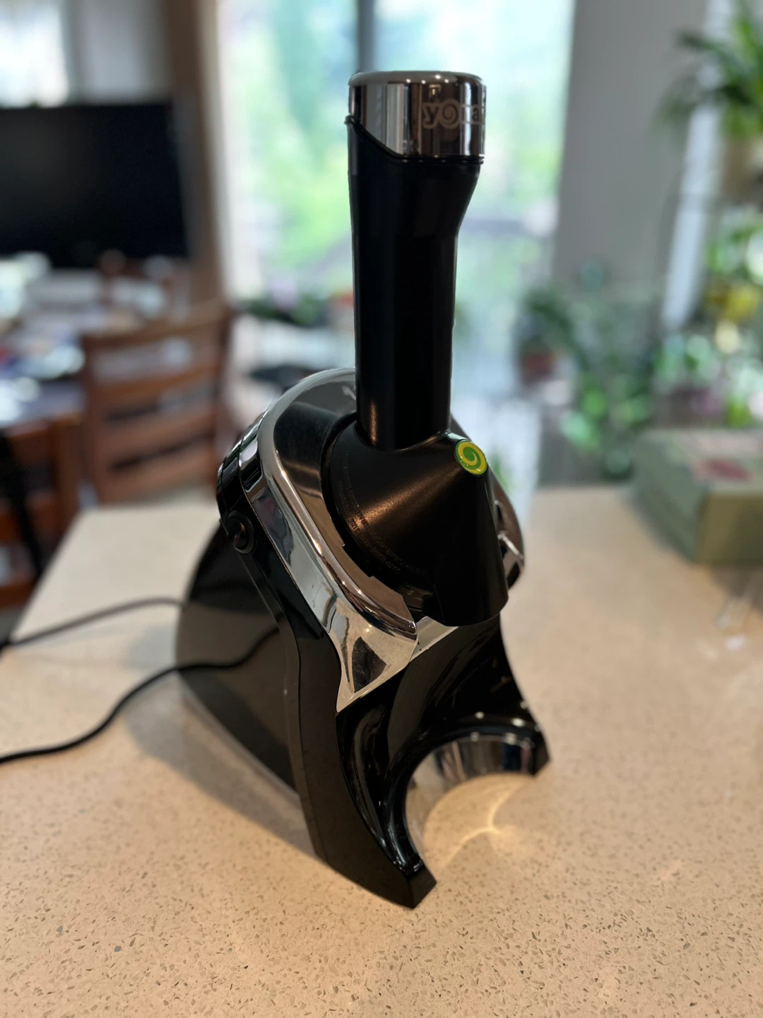 Yonanas Deluxe Frozen Fruit Dessert Maker - photo 2