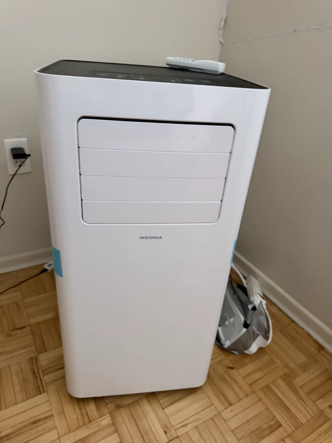 Insignia Portable Air Conditioner - photo 3