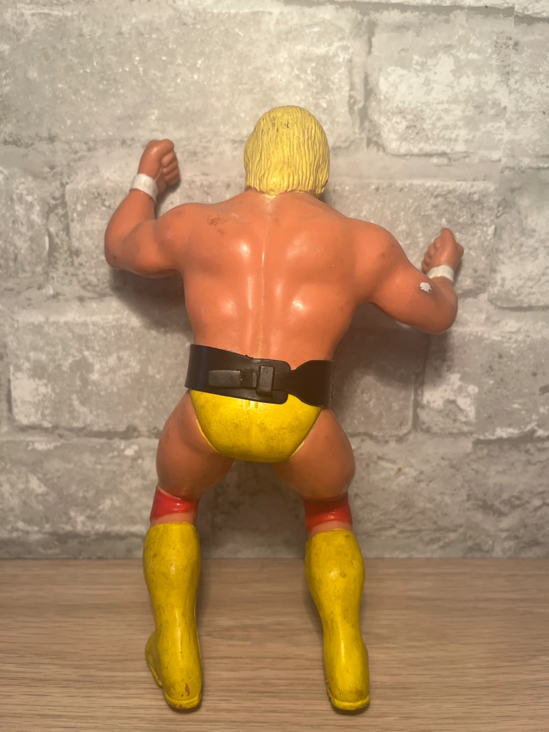 1984 Hulk Hogan Wrestling Figure with **REMOVABLE BELT - photo 3