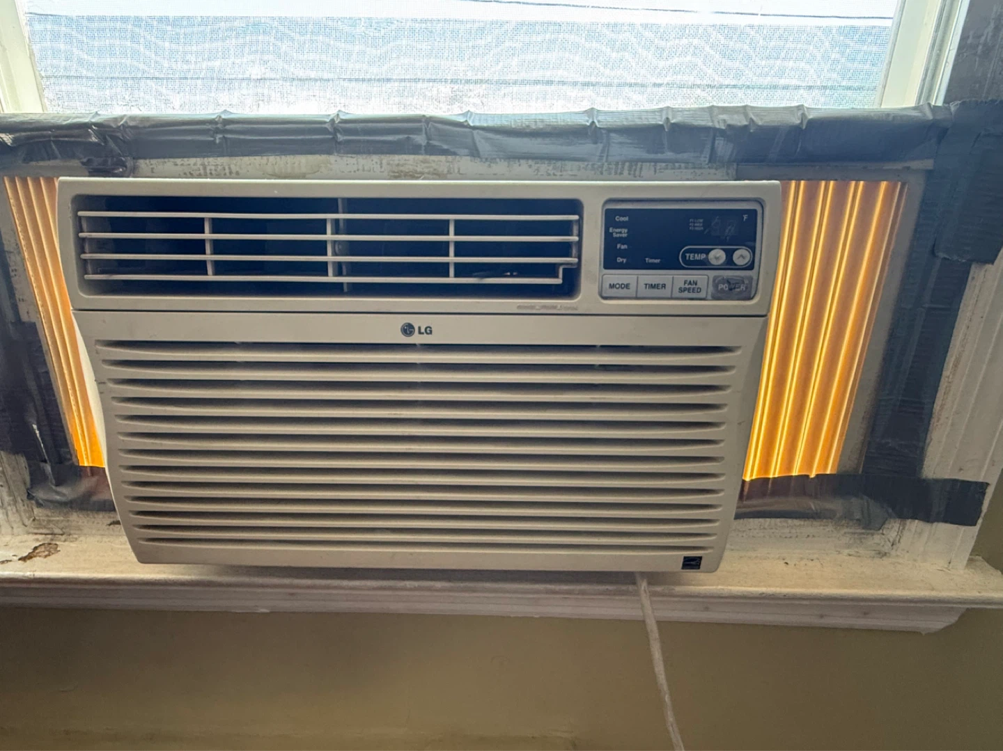 LG Window Air Conditioner - photo 2