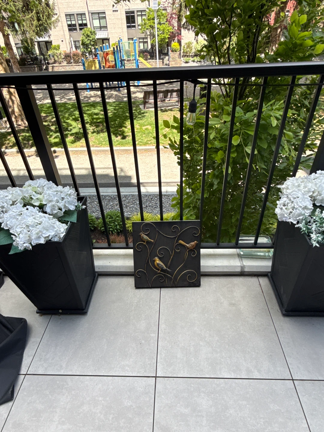 Free tin/metal bird outdoor decoration - photo 2