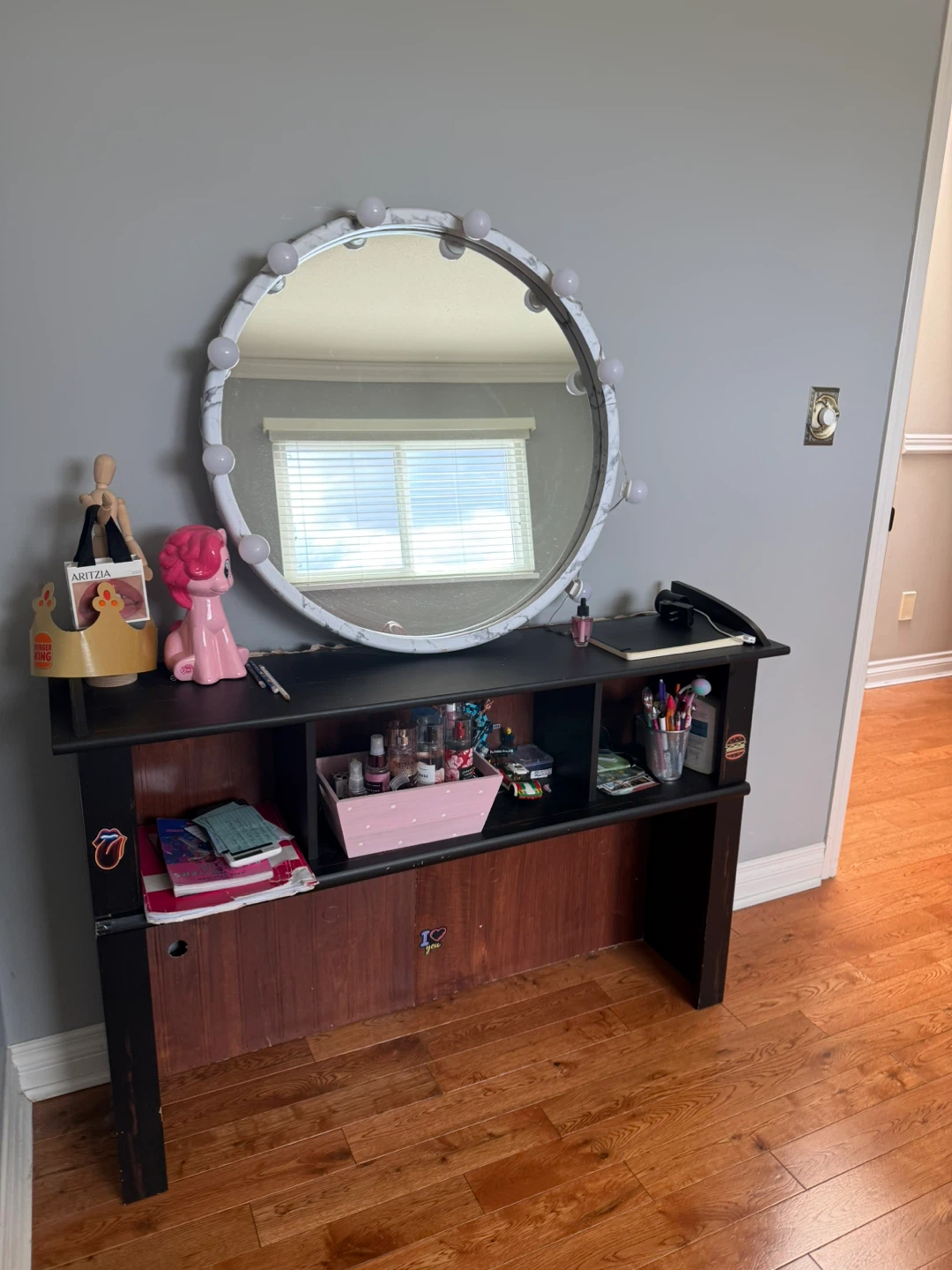 Vanity Desk with Lighted Mirror - photo 5