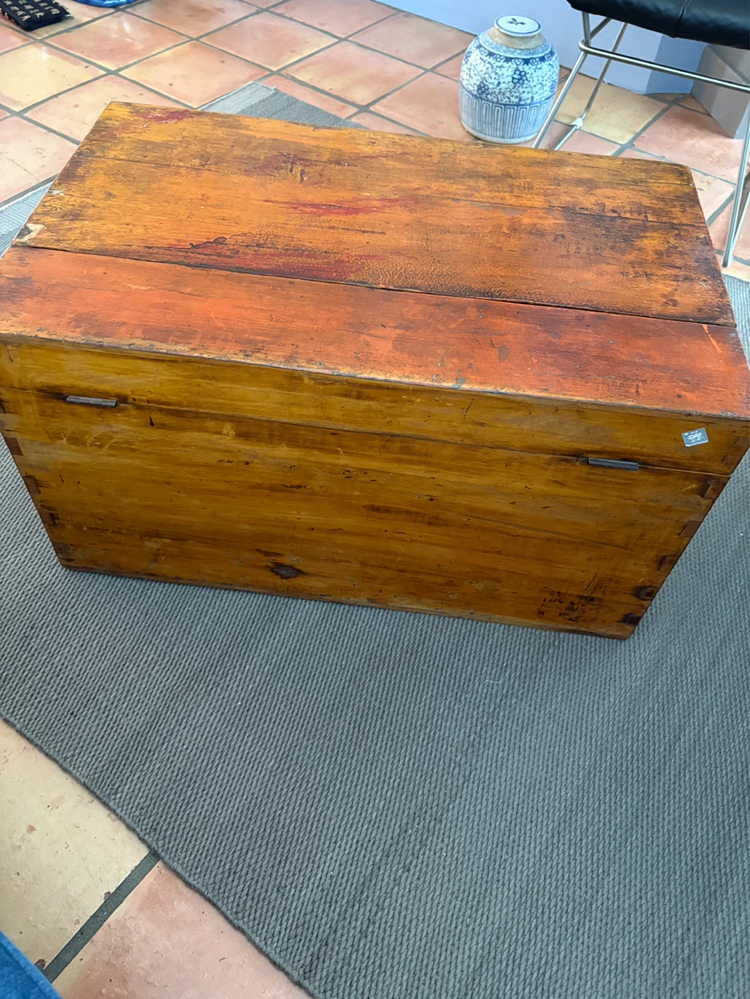 Antique Tibetan Hand-Painted Trunk - photo 5