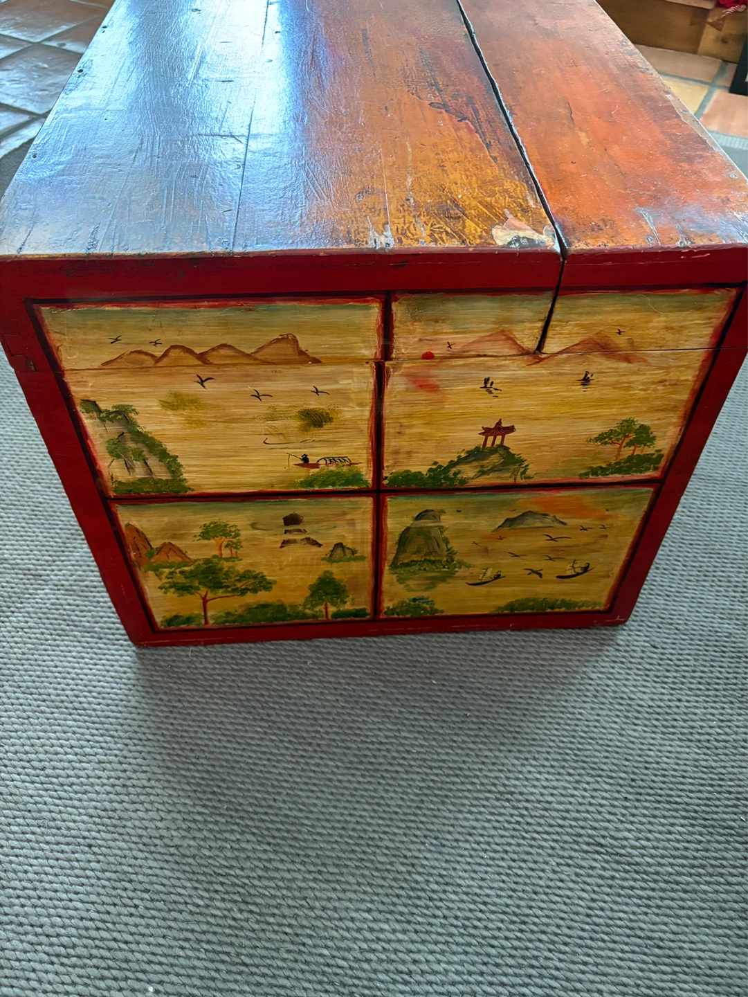 Antique Tibetan Hand-Painted Trunk - photo 4