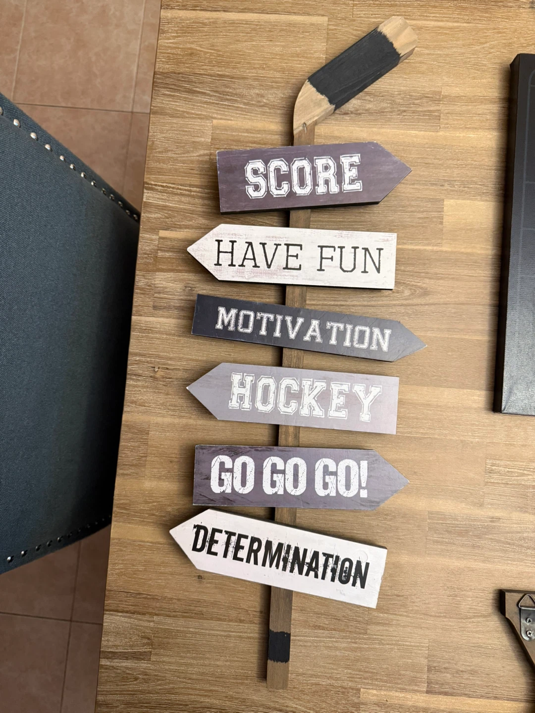 Hockey Player Wall Art Decor - photo 4