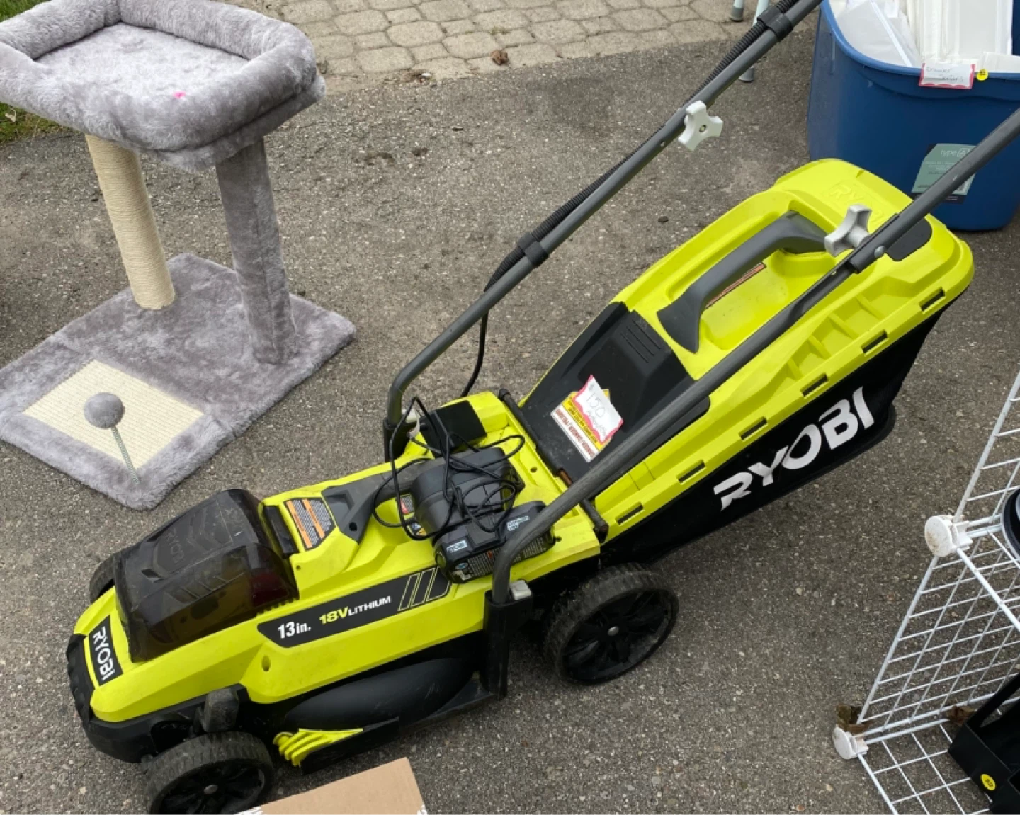 Ryobi 13 inch 18v cordless mower - photo 2