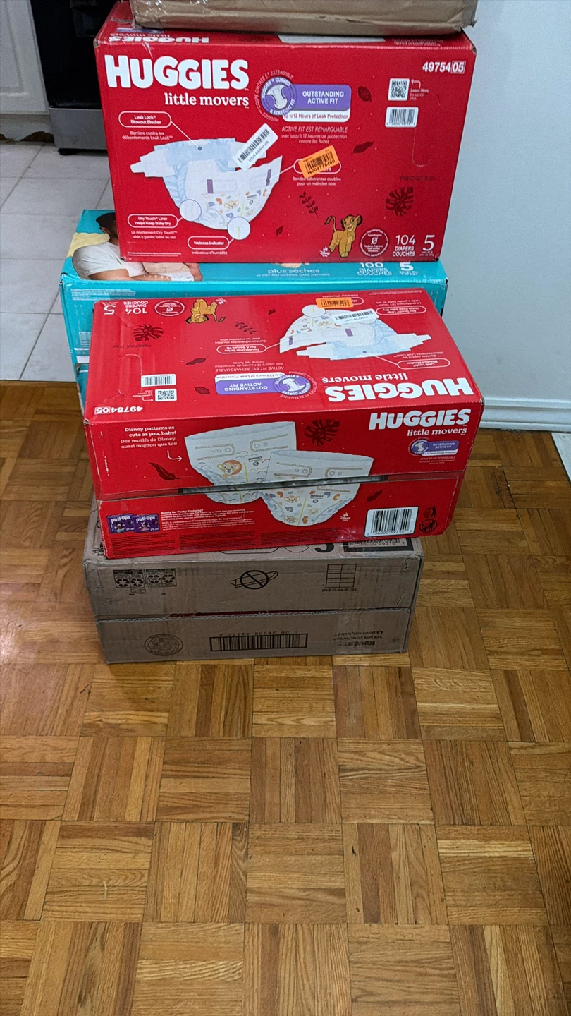 Diapers size 5- Huggies and pampers