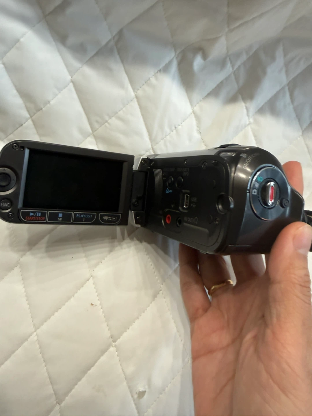 Canon FS200 Camcorder no batter and charger - photo 4