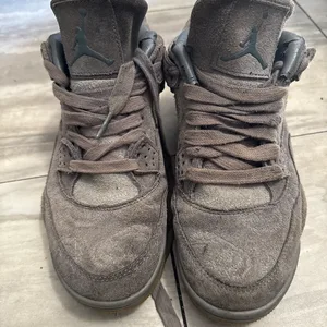 Jordan 4 Retro "Mushroom"