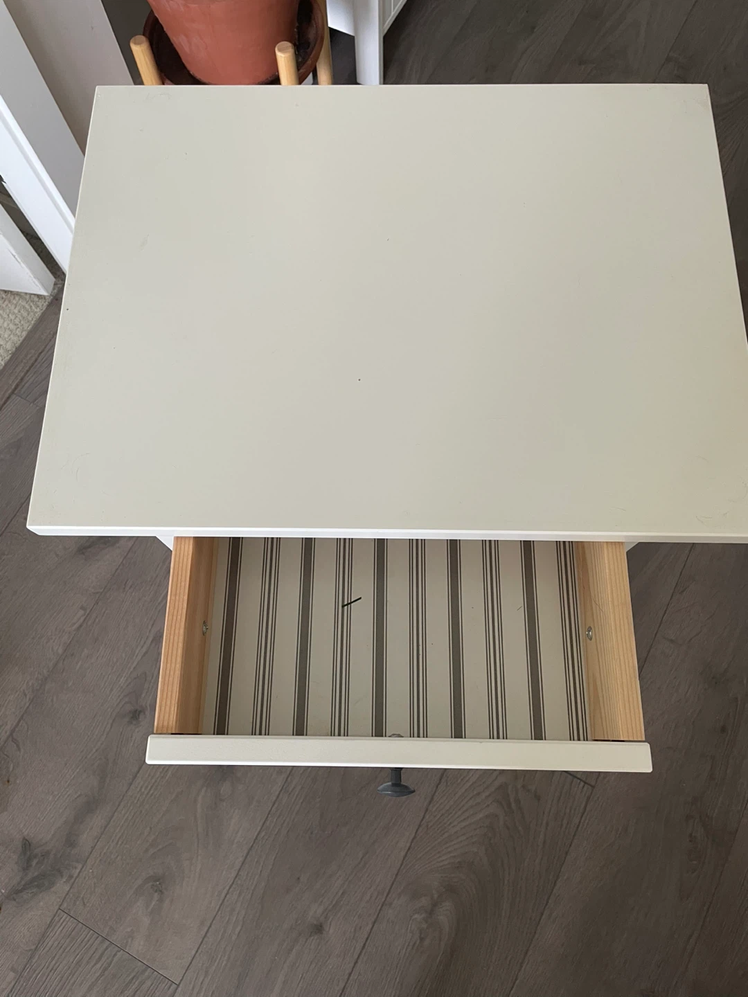 White Side Table with Drawer - photo 2