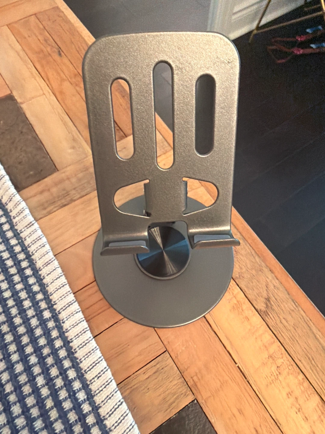 Phone and tablet stand Metal