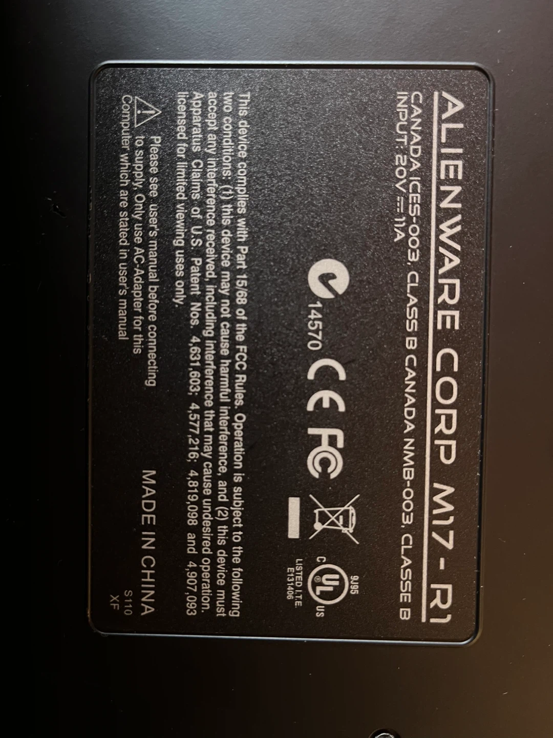 Alienware M17-R1 Laptop, CD-Roms, backpack and charger - photo 2