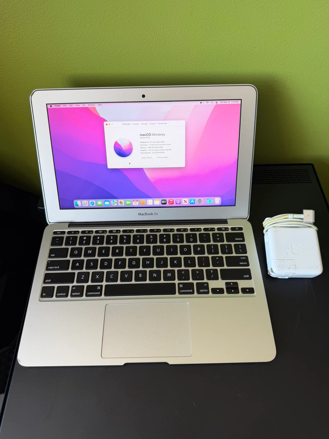 Apple MacBook Air (Early 2015) 11-inch, 4GB RAM, 121GB SSD