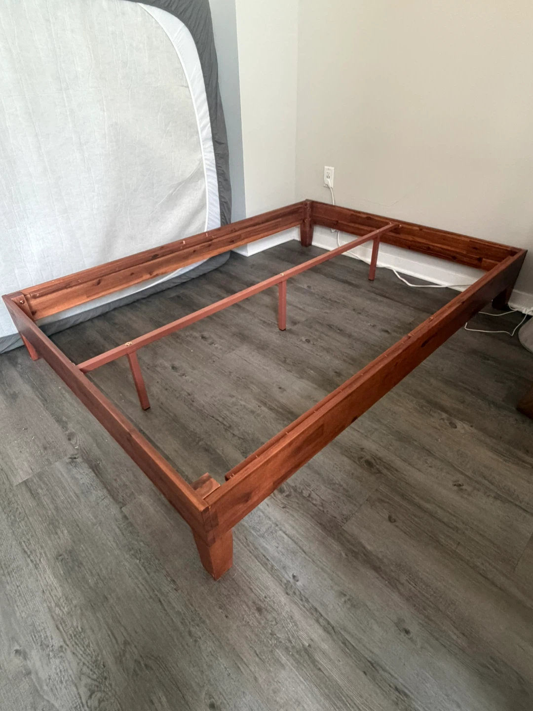 Zinus Wooden Bed Frame FULL SIZE