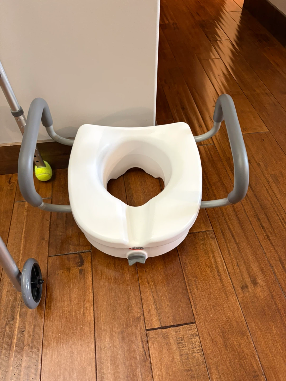Walker & Toilet Seat - photo 3