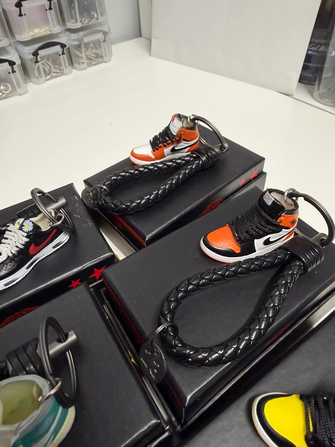 Miniature Sneaker Keychains - Various Styles - photo 4