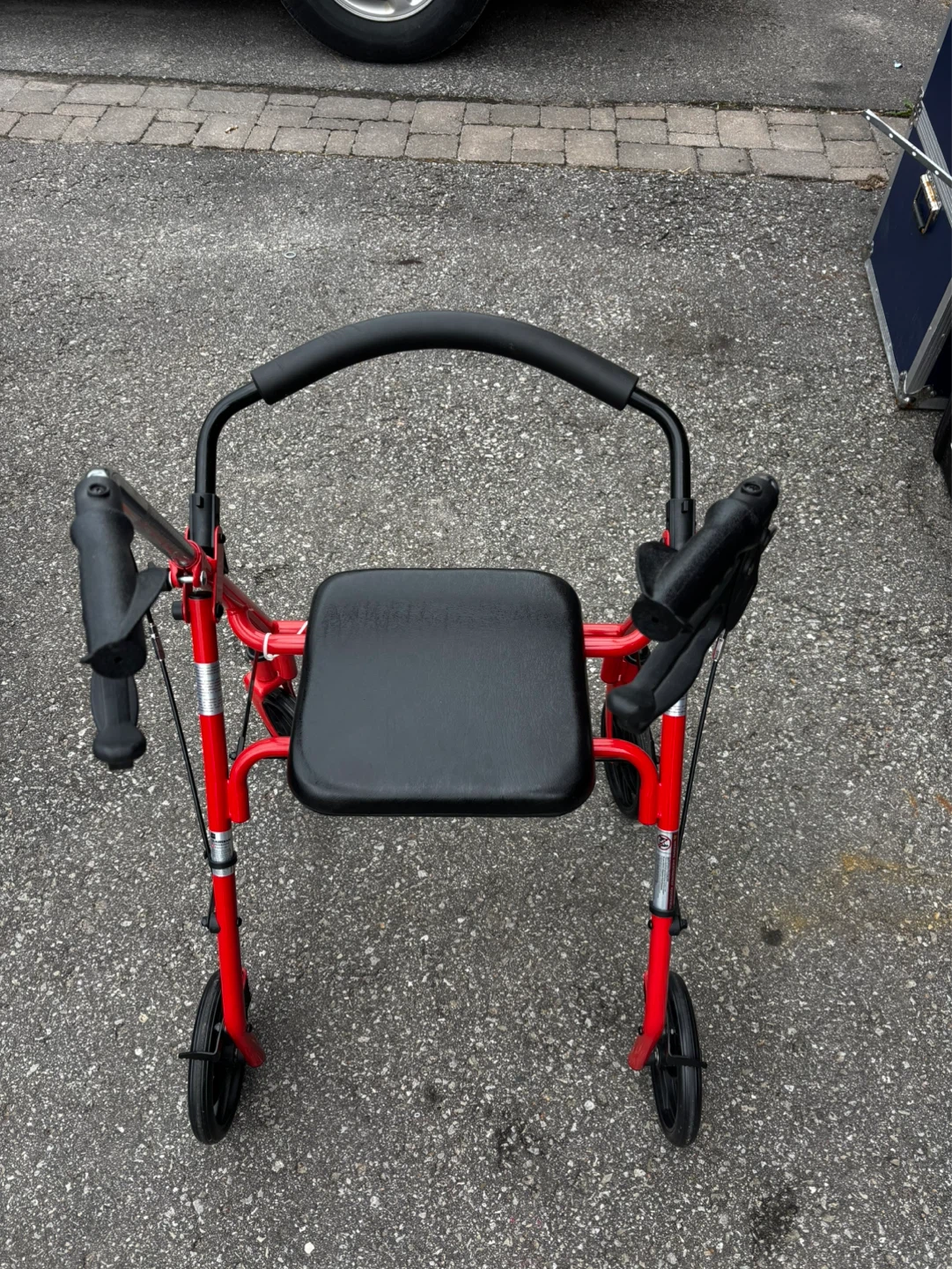 Brand New Foldable Walker / Rollator with Seat - photo 2