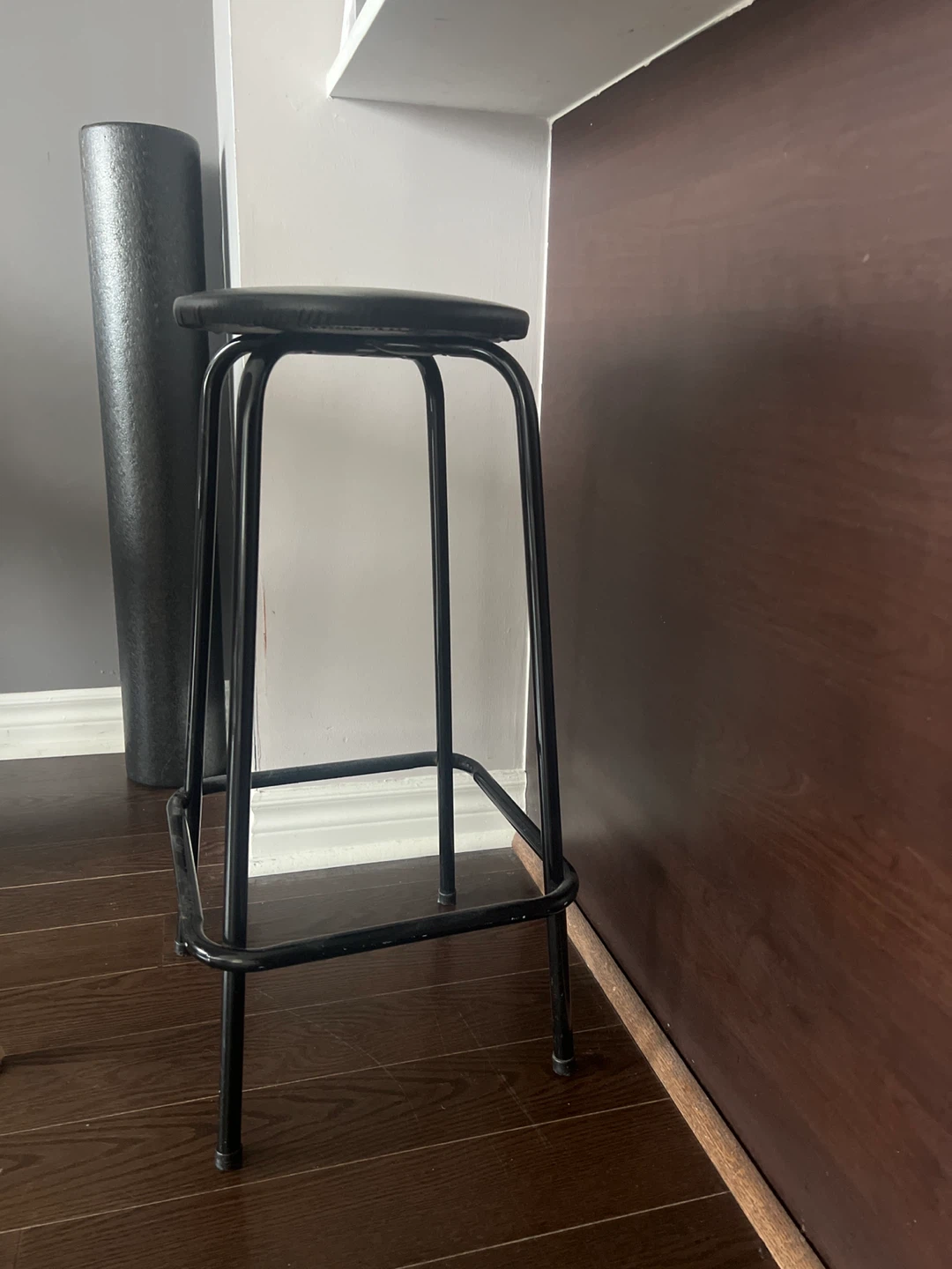 Black Metal Bar Stool