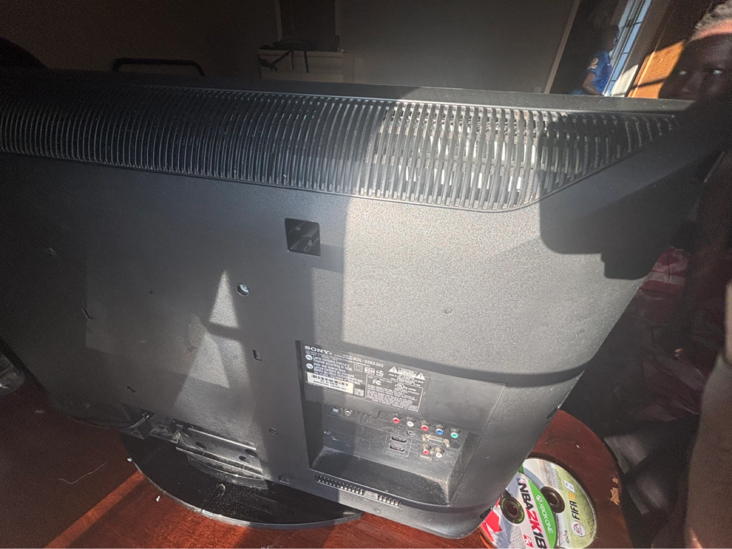 Sony KDL-32BX300 LCD TV - photo 5