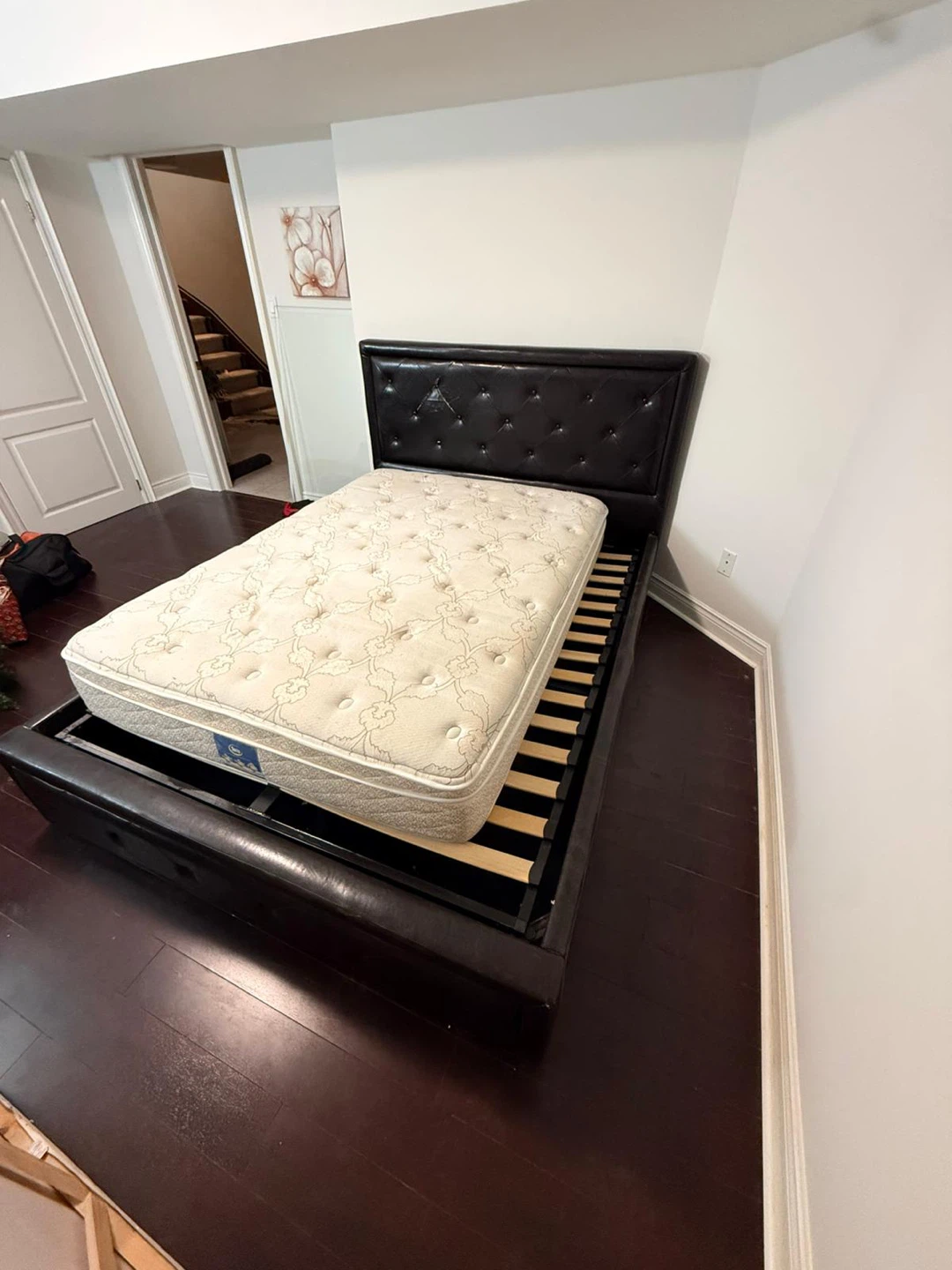 Sealy Posturepedic Mattress - photo 3