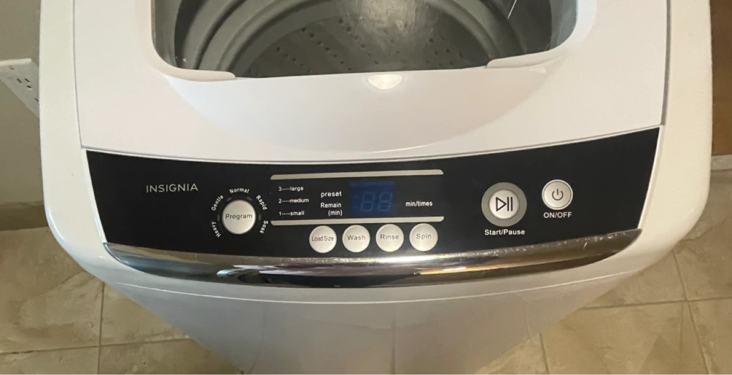 Insignia Portable Clothes Washer, 0.9 cu. ft. Top Load Washer.