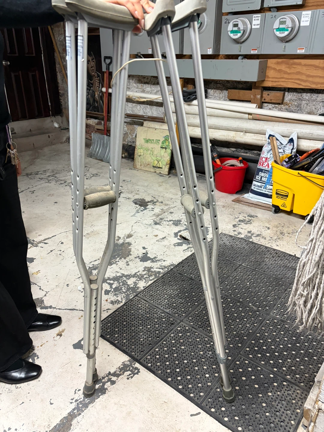 Aluminum Crutches