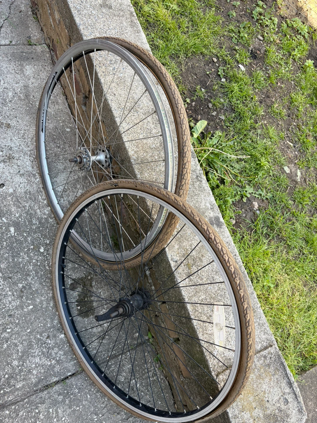 Set of 2 Bicycle Wheels - photo 2