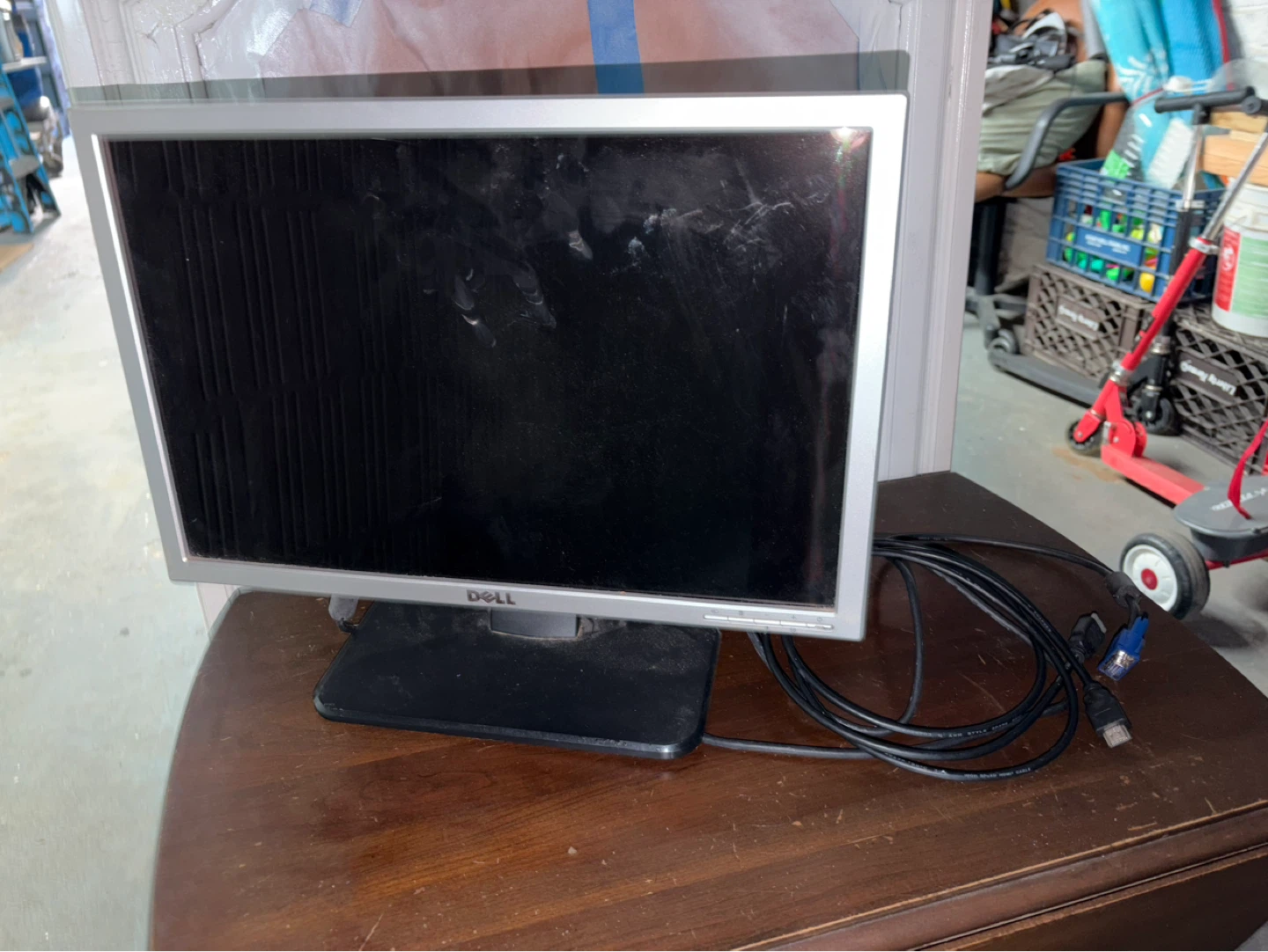 Dell 17" LCD Computer Monitor with VGA Cable