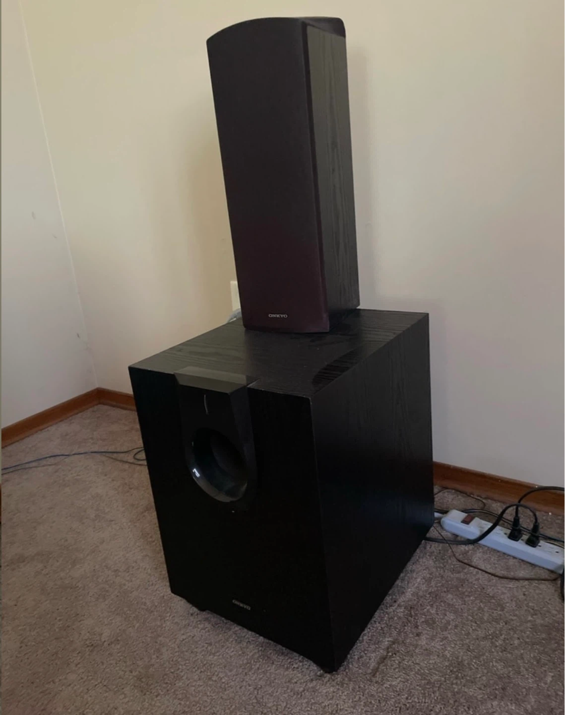 ONKYO surround reciever and speaker package - photo 4