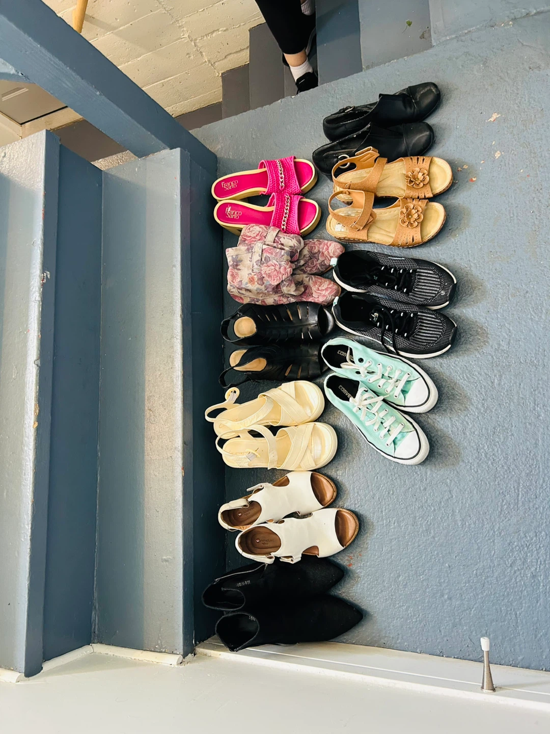 Size 8 for Woman Sandals & Converse Mint Sneakers