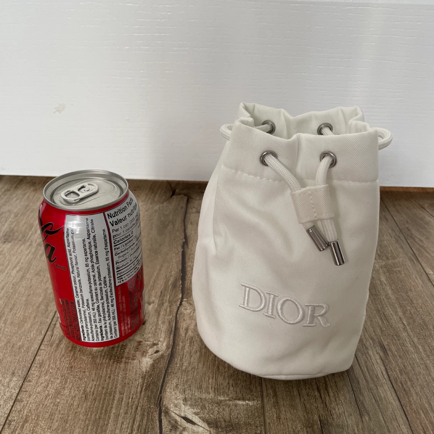 BRAND NEW 🥕 White Dior Drawstring Pouch Bag with Pearl Strap - photo 2
