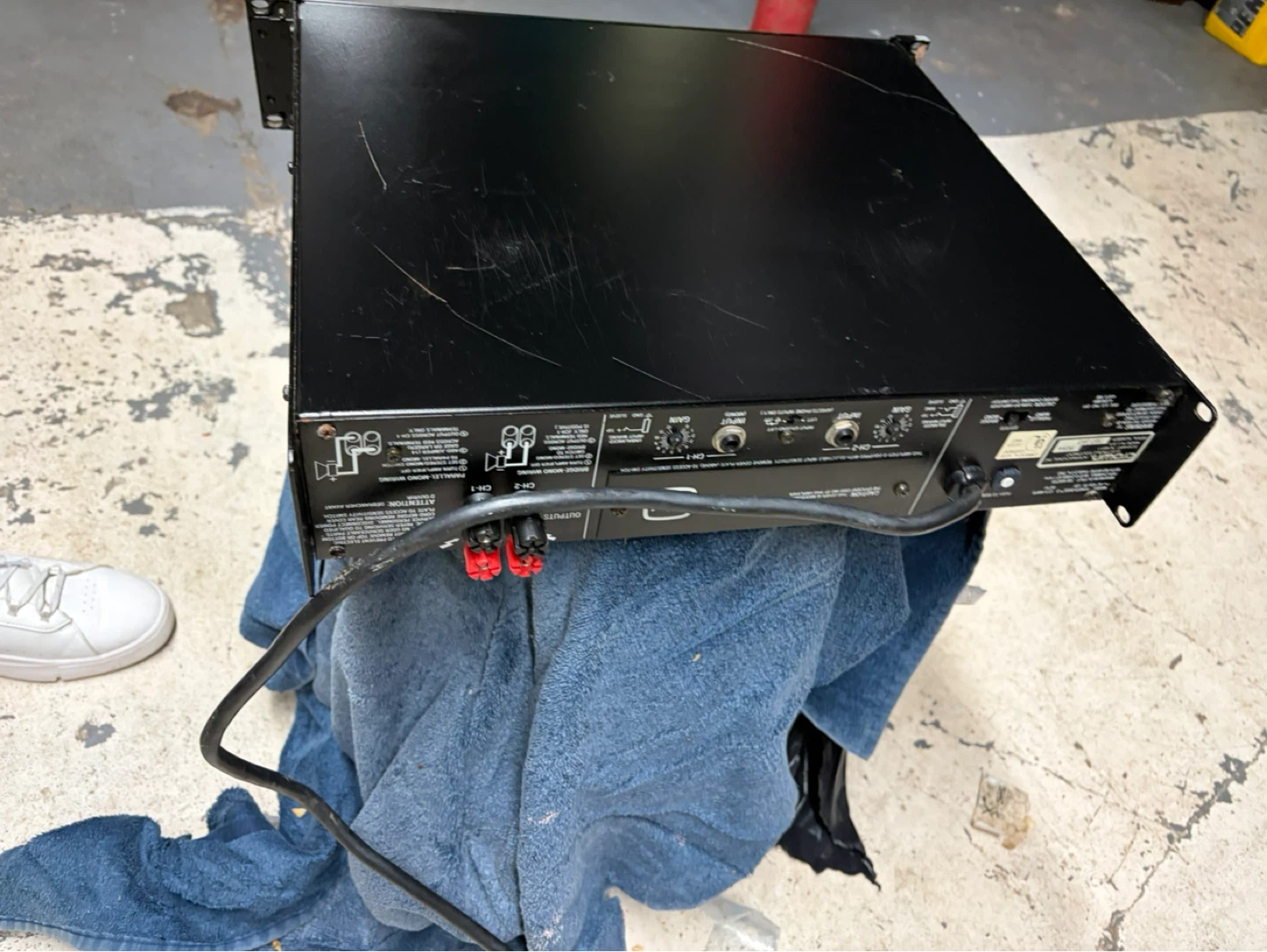 Crown Power Base-3 Amplifier - photo 2