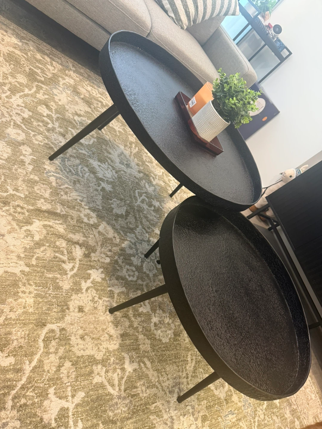 Circular Black Center tables from Structube - photo 4