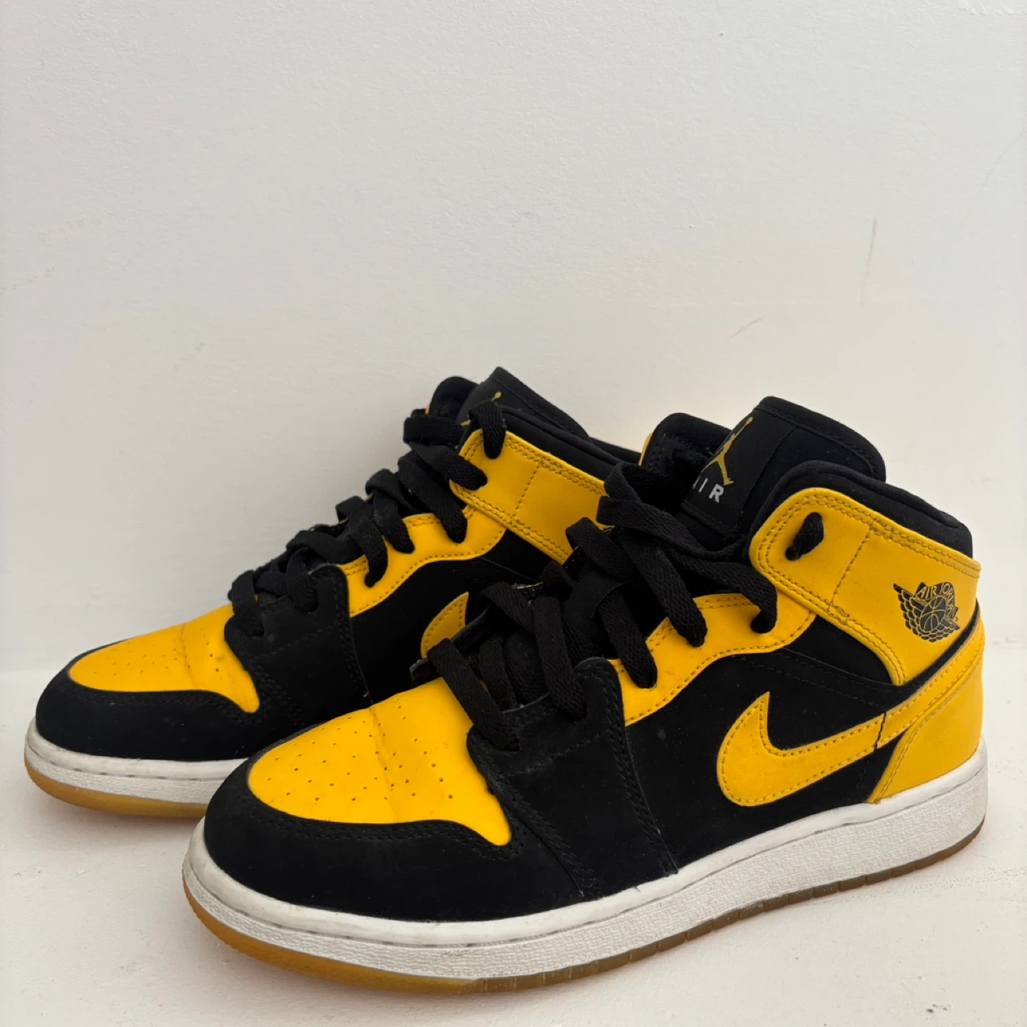 Air Jordan 1 Mid — New Love, 4.5Y