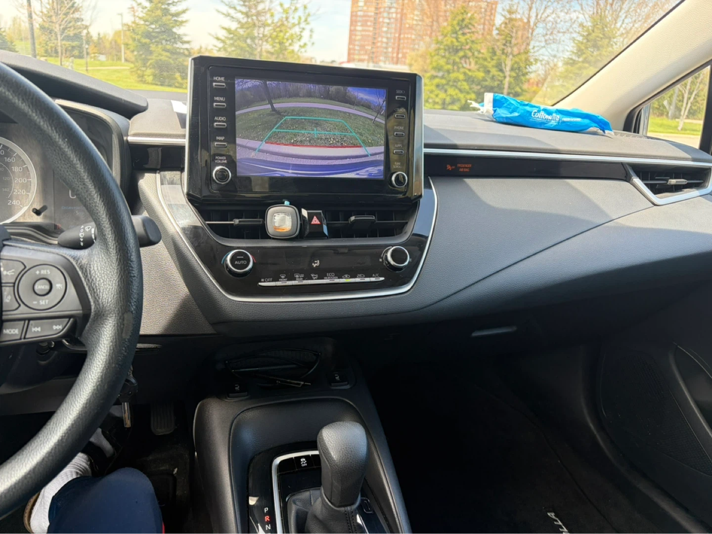 2020 Toyota Corolla LE Sedan - photo 4