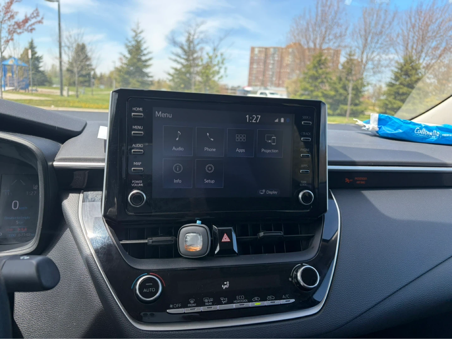 2020 Toyota Corolla LE Sedan - photo 5