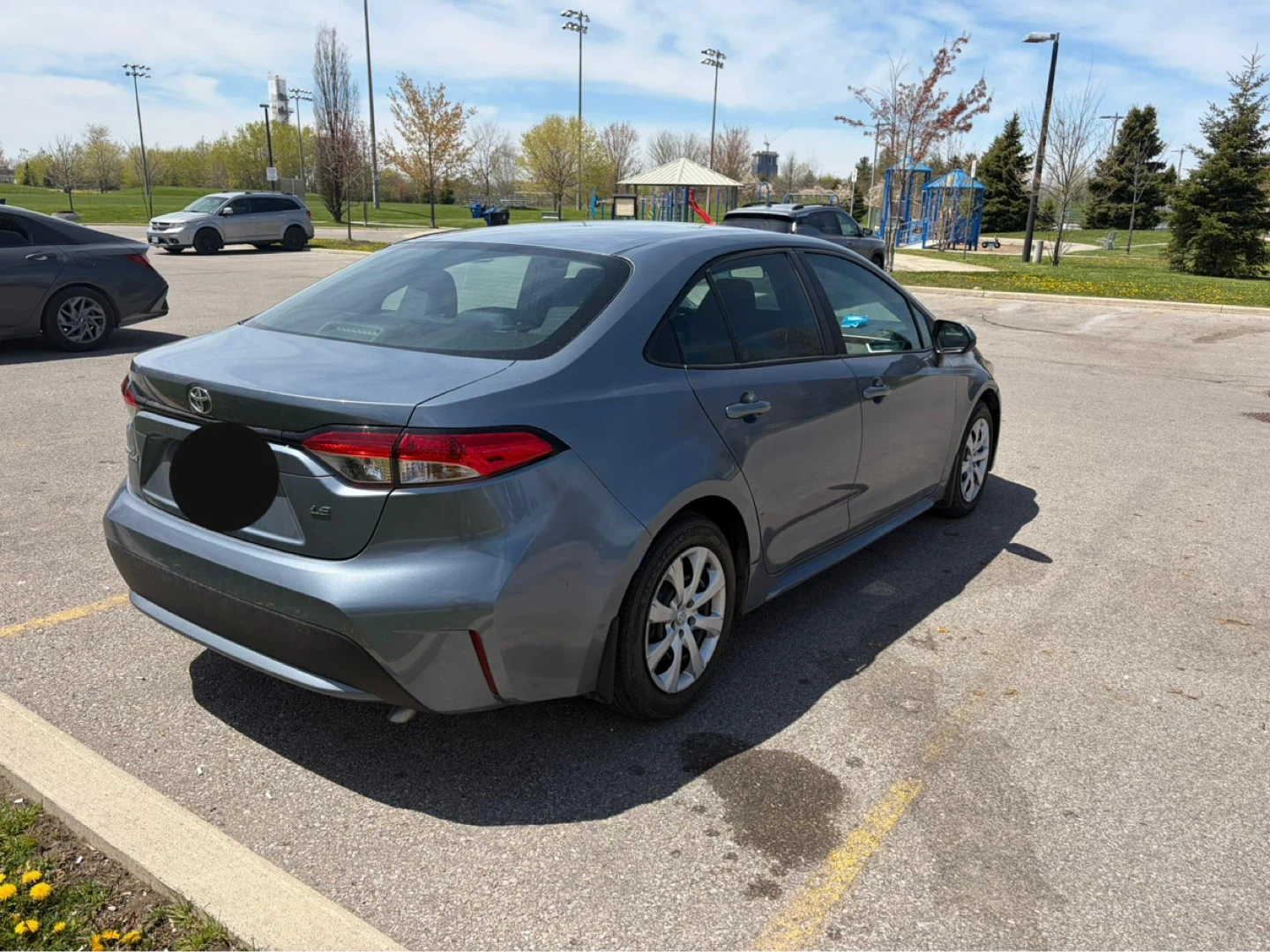 2020 Toyota Corolla LE Sedan - photo 2
