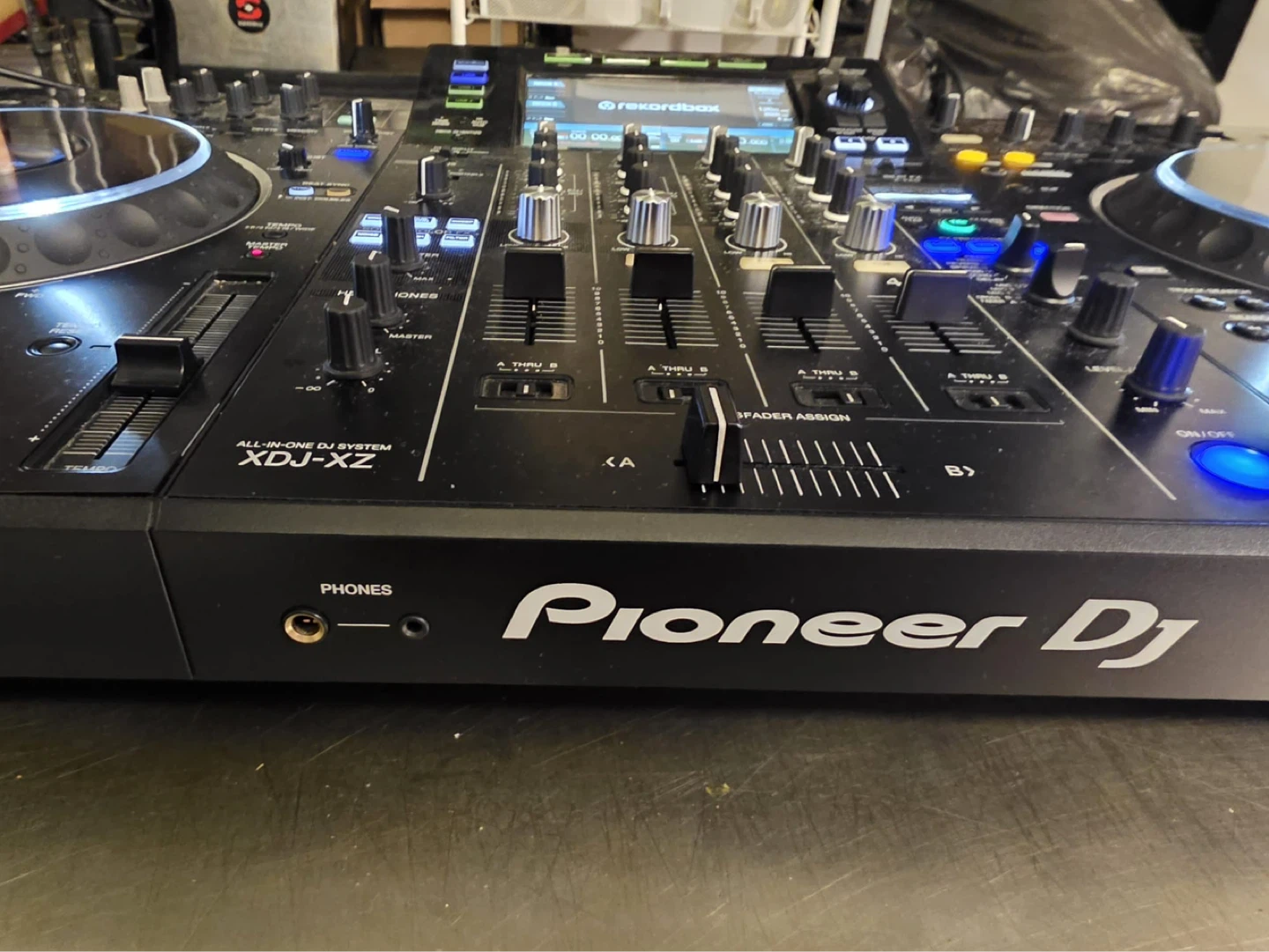 Pioneer DJ XDJ-XZ All-in-One DJ System - photo 5