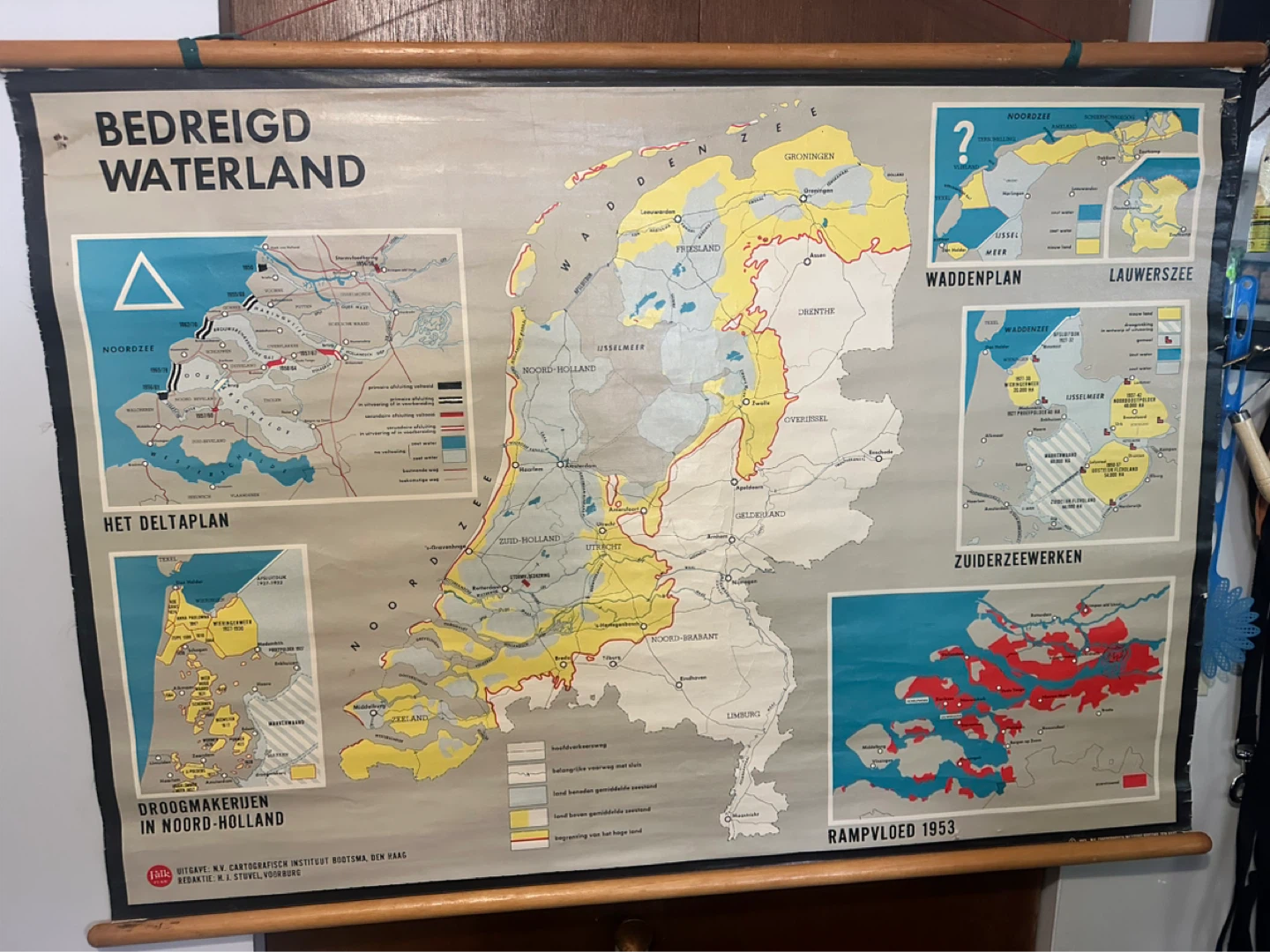 vintage 1953 Dutch school map titled "Bedreigd Waterland"