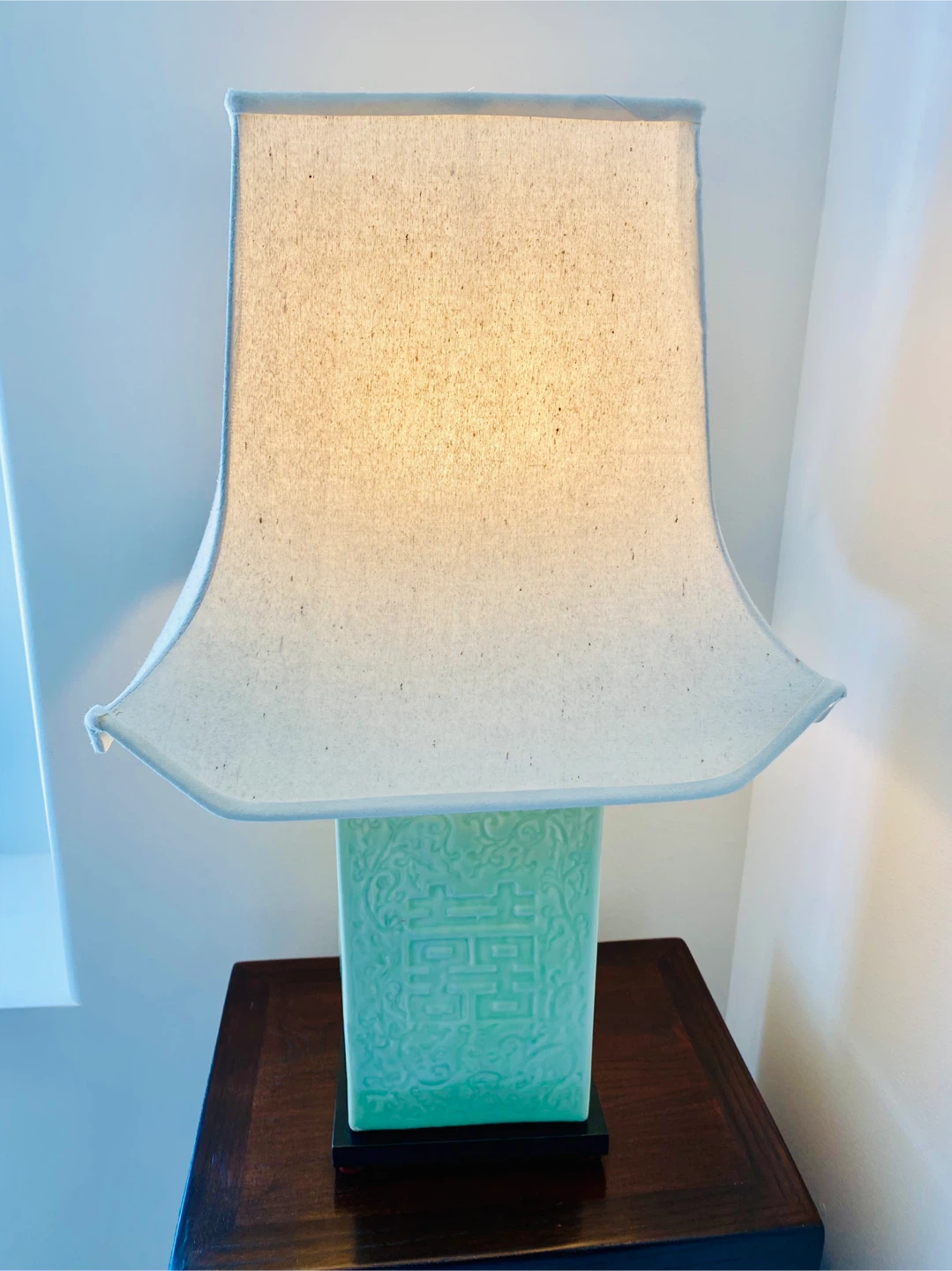 Beautiful Vintage  Lamp w/ Embossed Double Happiness Symbol