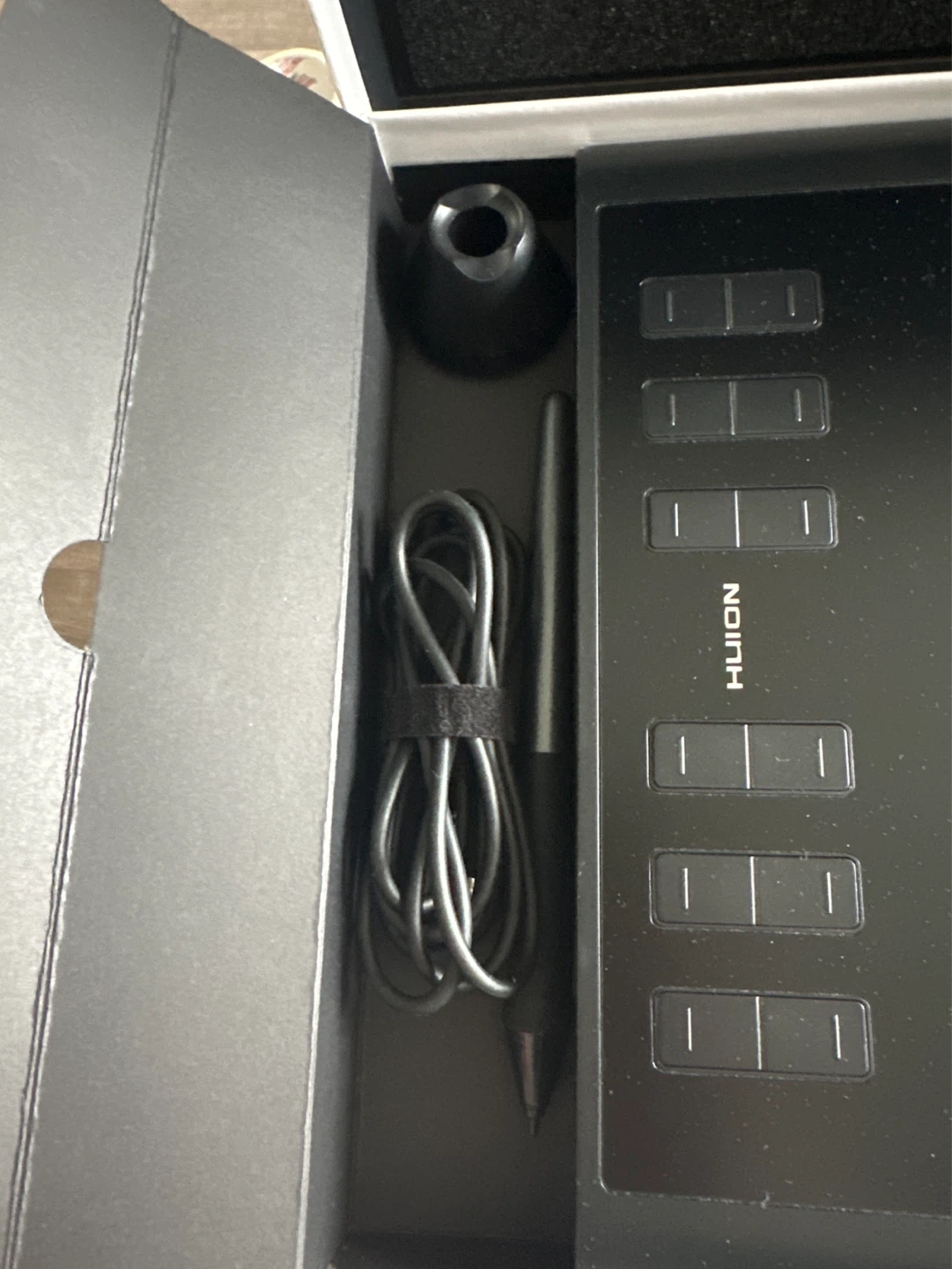 Huion Inspiroy H1060P Drawing Tablet - photo 3