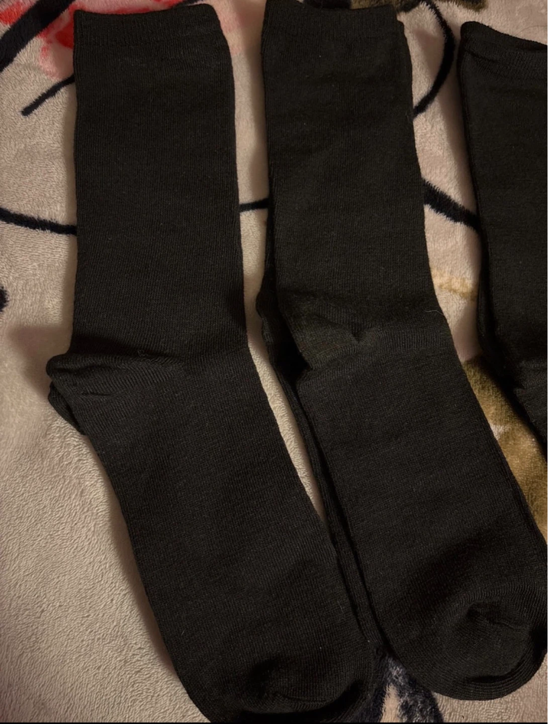 Brand new Ardene 3 pack solid crew Socks size 5-9 - photo 3