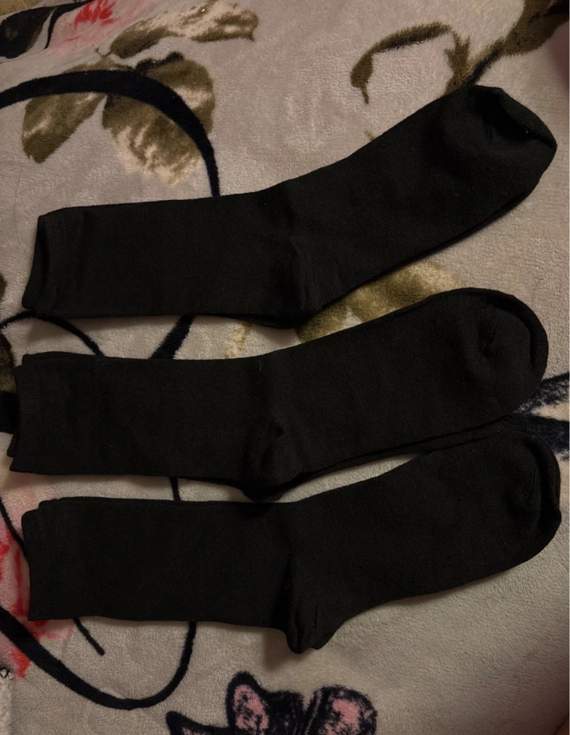 Brand new Ardene 3 pack solid crew Socks size 5-9 - photo 2