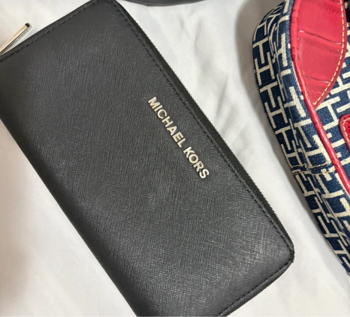Michael Kors Black Zip Around Wallet - photo 2