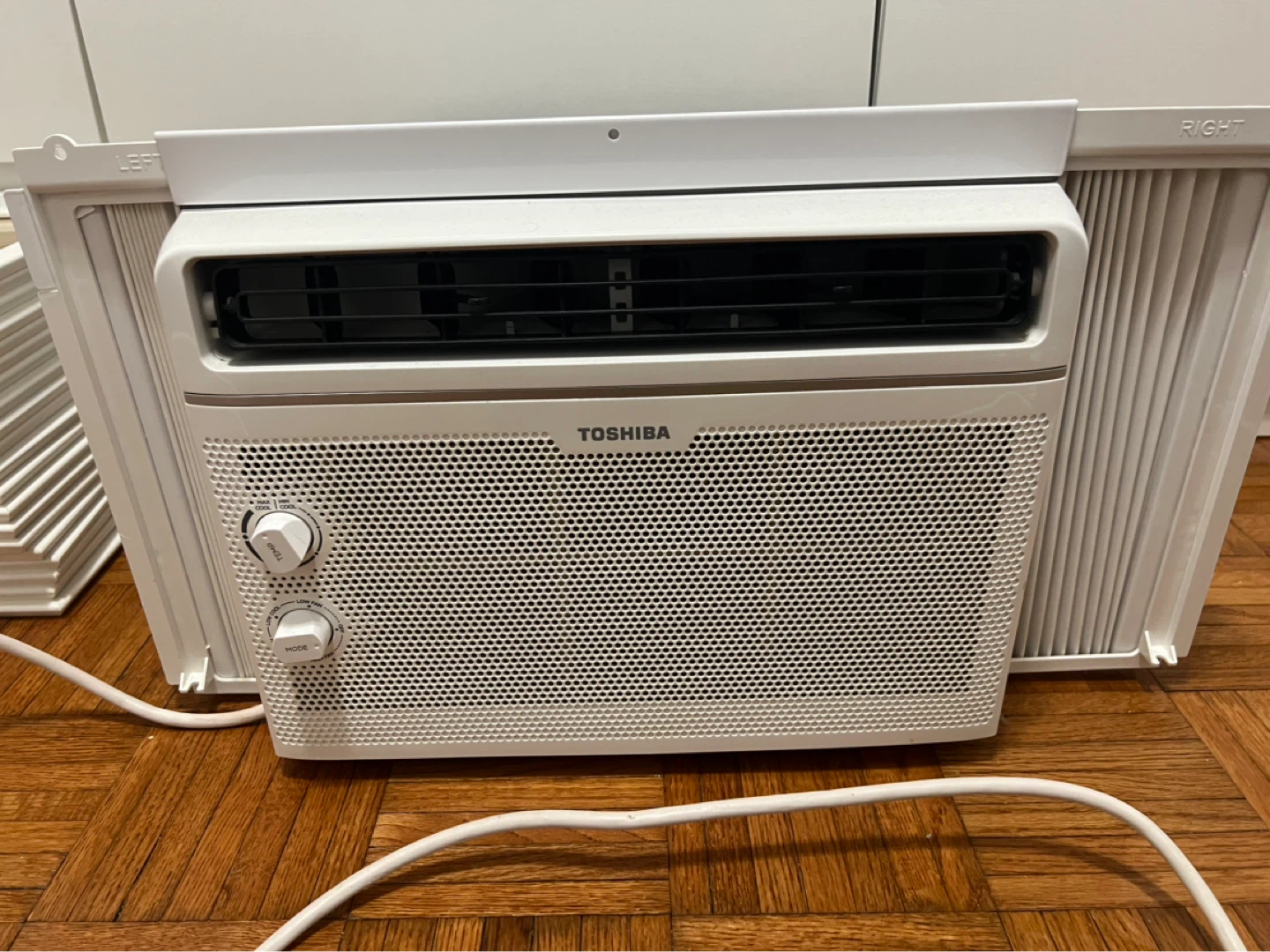 Toshiba Window Air Conditioner - photo 2