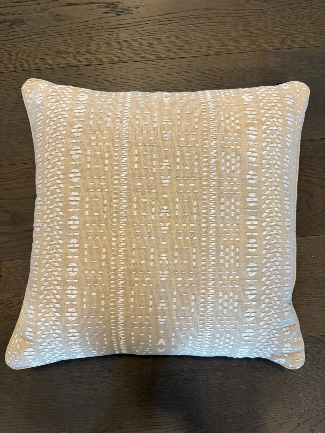 Urban barn creme/beige pillows NWT ret $167 - photo 5